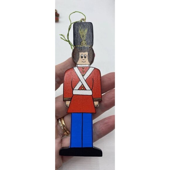 Vintage Wooden Christmas Ornaments Lot 5 Wreath Stocking Nutcracker Hand Painted - Picture 8 of 12